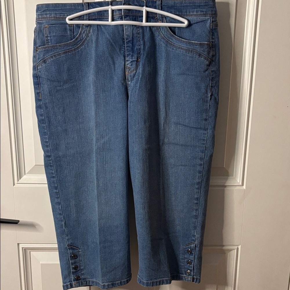 EUC Gloria Vanderbilt Denim Capris